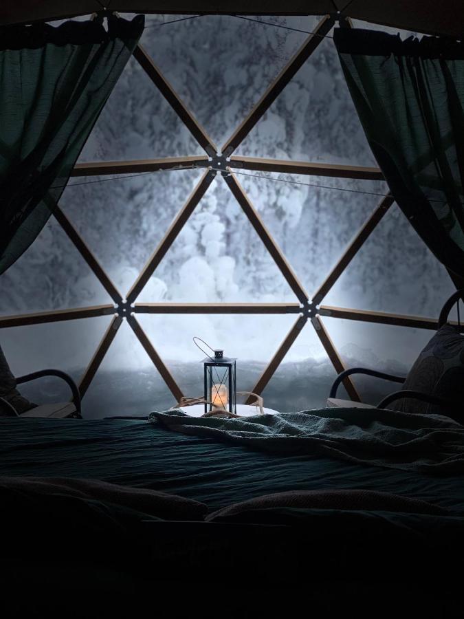 Aurora Igloo Fireplace-Heated Tents In A Secret Forest With Private Jacuzzi And Shared Sauna Bathroom And Dog Friendly Rovaniemi Zewnętrze zdjęcie