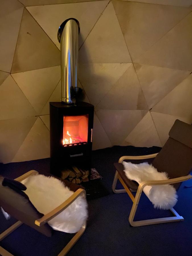 Aurora Igloo Fireplace-Heated Tents In A Secret Forest With Private Jacuzzi And Shared Sauna Bathroom And Dog Friendly Rovaniemi Zewnętrze zdjęcie