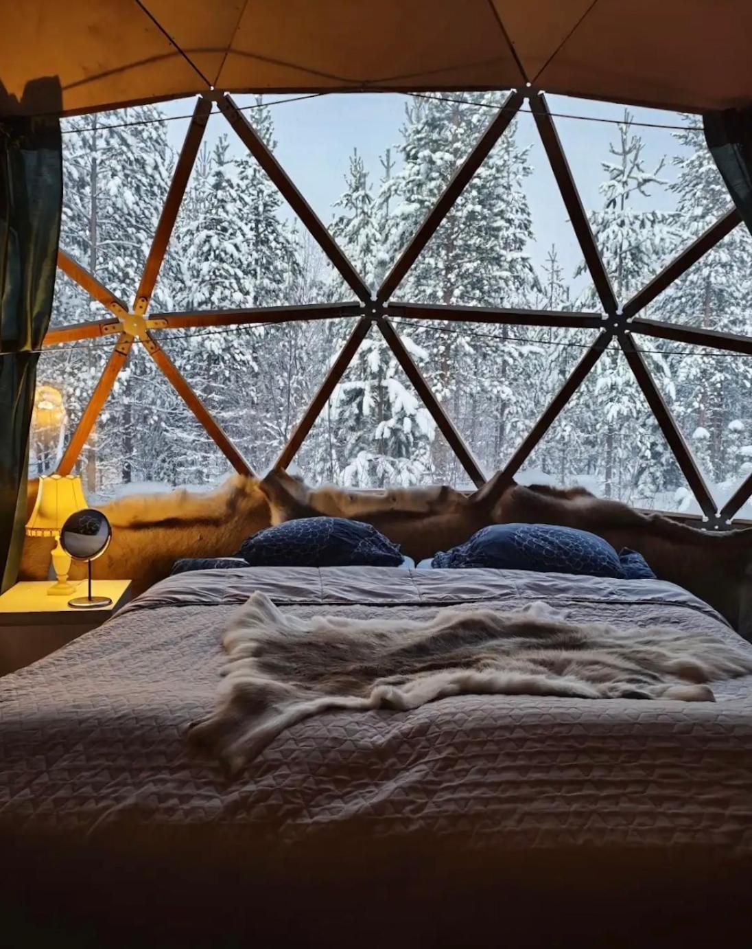 Aurora Igloo Fireplace-Heated Tents In A Secret Forest With Private Jacuzzi And Shared Sauna Bathroom And Dog Friendly Rovaniemi Zewnętrze zdjęcie