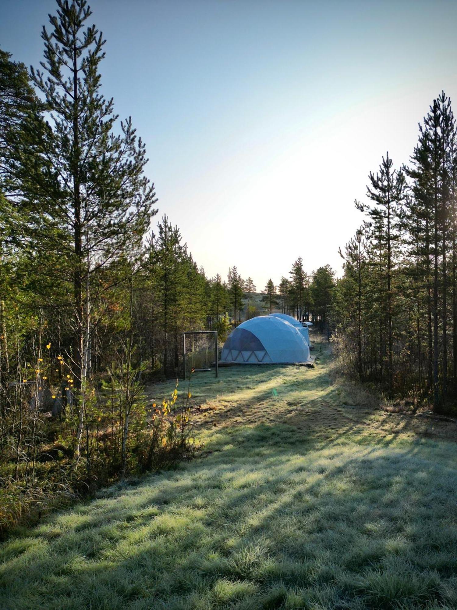 Aurora Igloo Fireplace-Heated Tents In A Secret Forest With Private Jacuzzi And Shared Sauna Bathroom And Dog Friendly Rovaniemi Zewnętrze zdjęcie