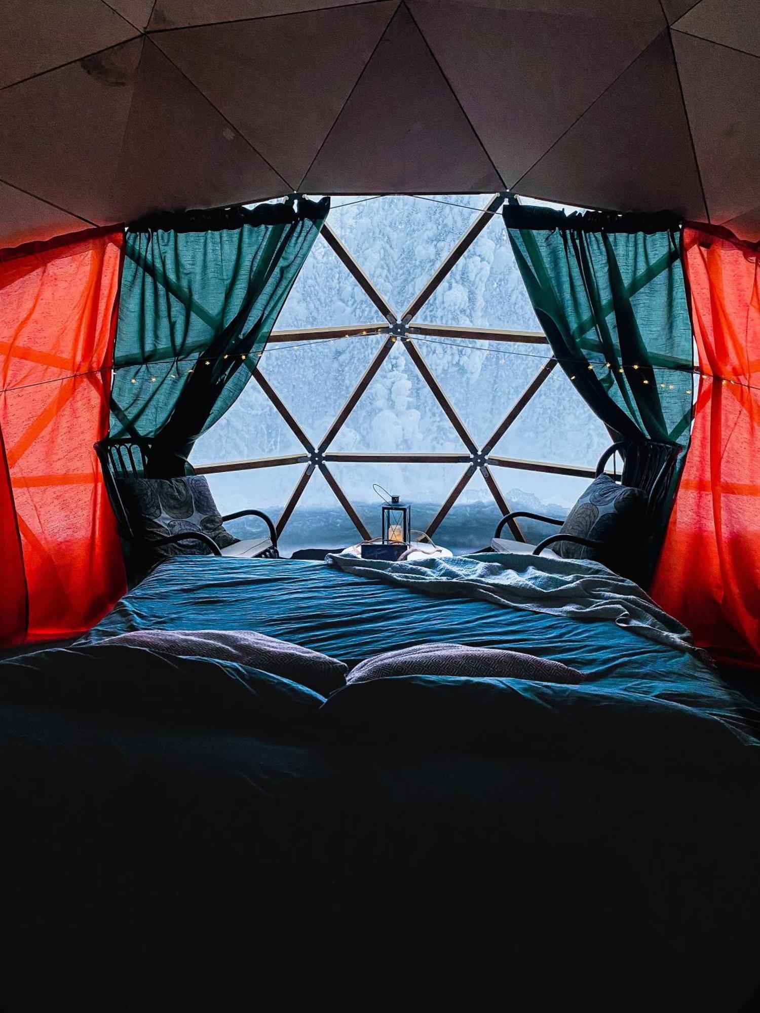 Aurora Igloo Fireplace-Heated Tents In A Secret Forest With Private Jacuzzi And Shared Sauna Bathroom And Dog Friendly Rovaniemi Zewnętrze zdjęcie