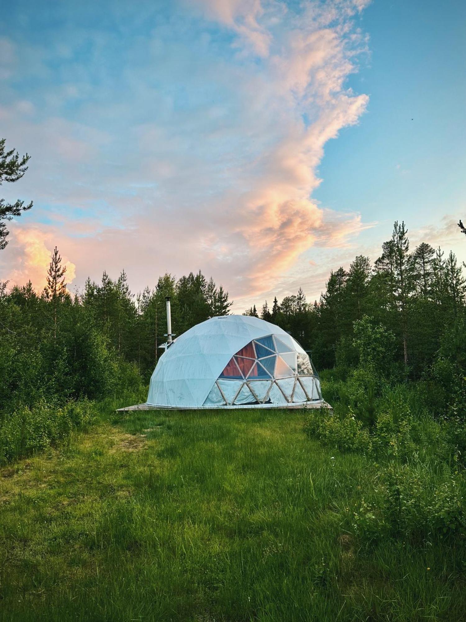 Aurora Igloo Fireplace-Heated Tents In A Secret Forest With Private Jacuzzi And Shared Sauna Bathroom And Dog Friendly Rovaniemi Zewnętrze zdjęcie